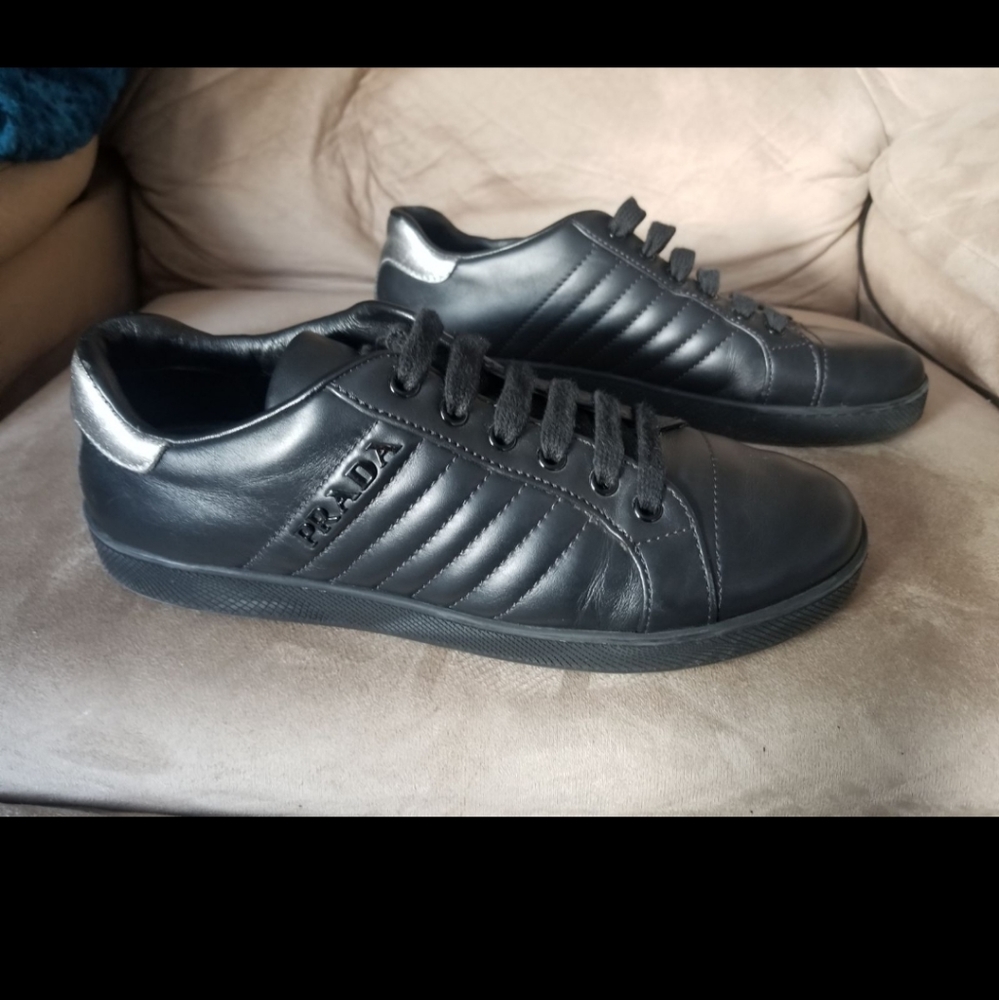 Authentic Prada Sneakers, size 38.5 / size 6 men